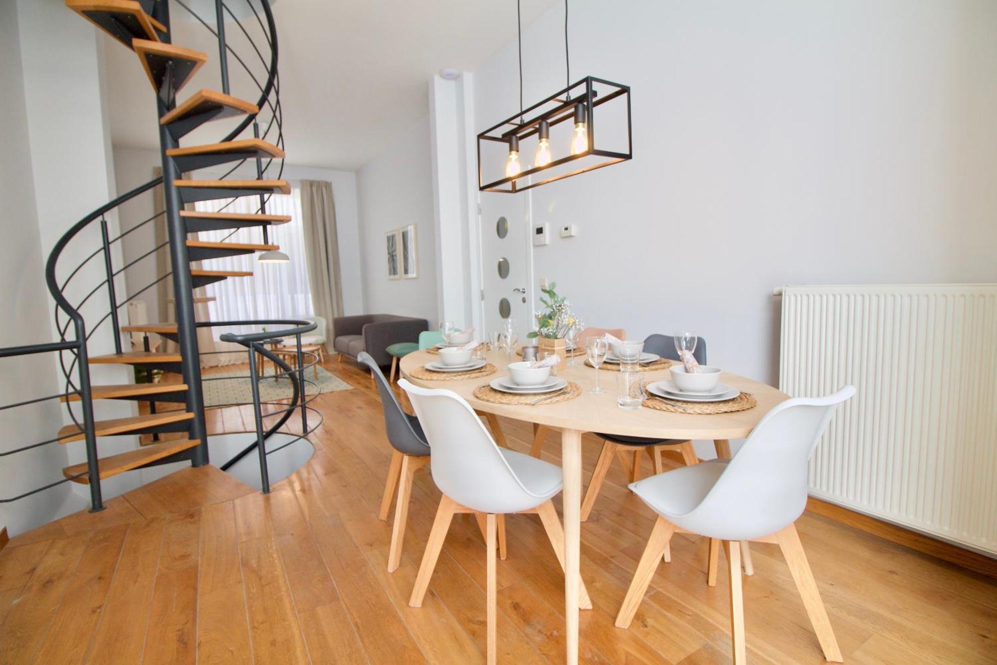 Heart Of Grand Place - Stunning 3Br Triplex Brussel Bagian luar foto