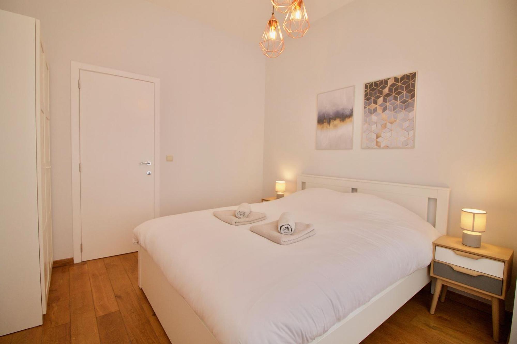 Heart Of Grand Place - Stunning 3Br Triplex Brussel Bagian luar foto