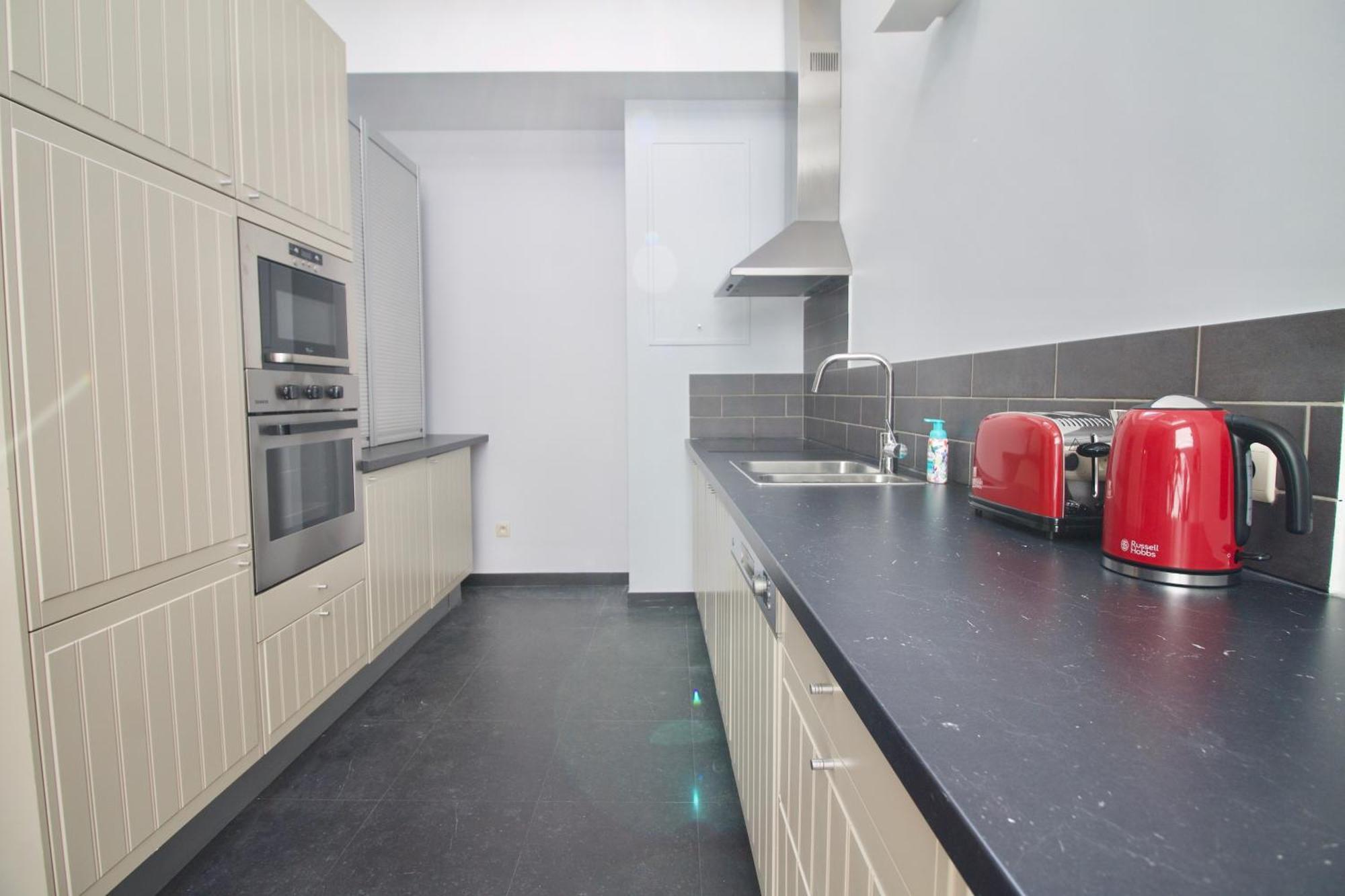 Heart Of Grand Place - Stunning 3Br Triplex Brussel Bagian luar foto